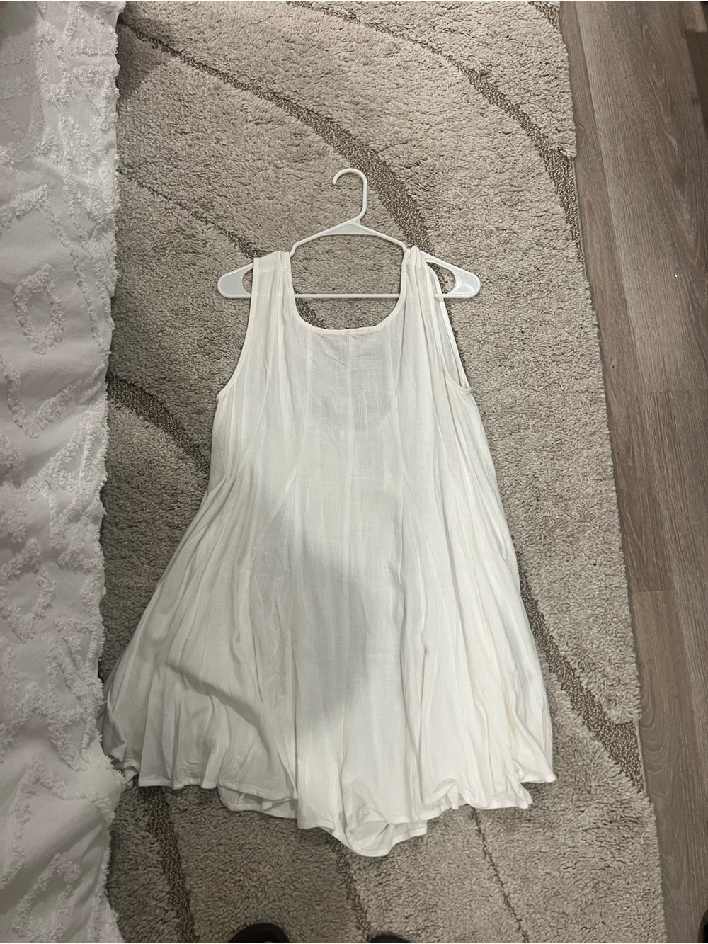 NWT Vestique White Flowing Sleeveless romper